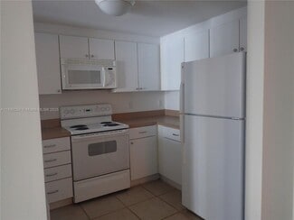 737 NW 4th St, Hallandale Beach, FL 33009