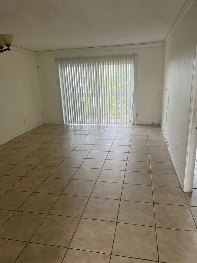 7701 Camino Real unit A404, Miami, FL 33143 - photo 2