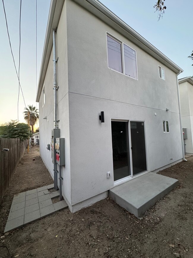 8530 Penfield Ave, Winnetka, CA 91306 - photo 3