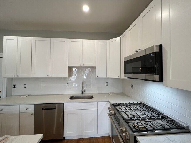 81 Pearl St unit 3, Somerville, MA 02145 - photo 4