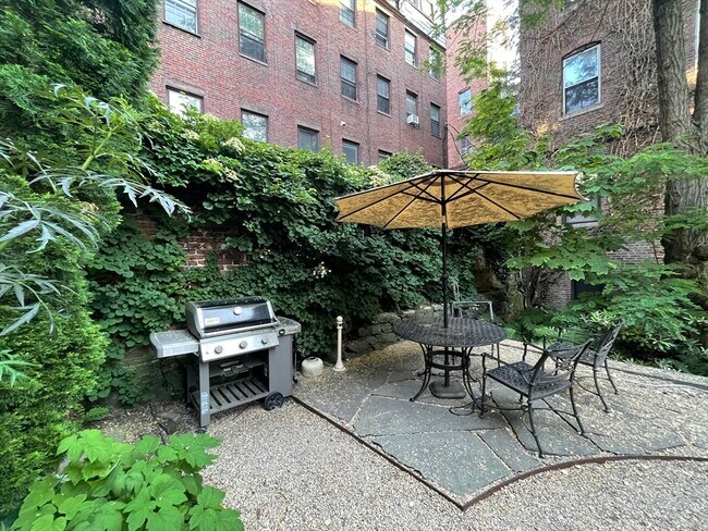 24 Anderson St unit 1, Boston, MA 02114 - photo 7