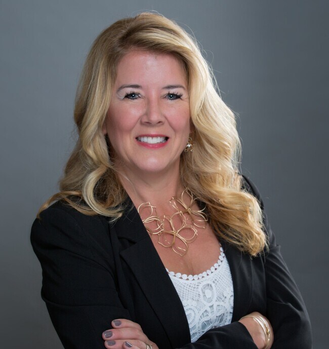 Lisa Crocker Real Estate Agent in Peoria, IL