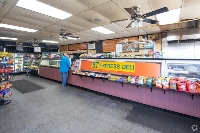 BT Express Deli & Café offers fresh sandwiches and sliced meats in Islip Terrace.