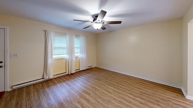 39 Ash Dr unit 9, Gales Ferry, CT 06335 - photo 2