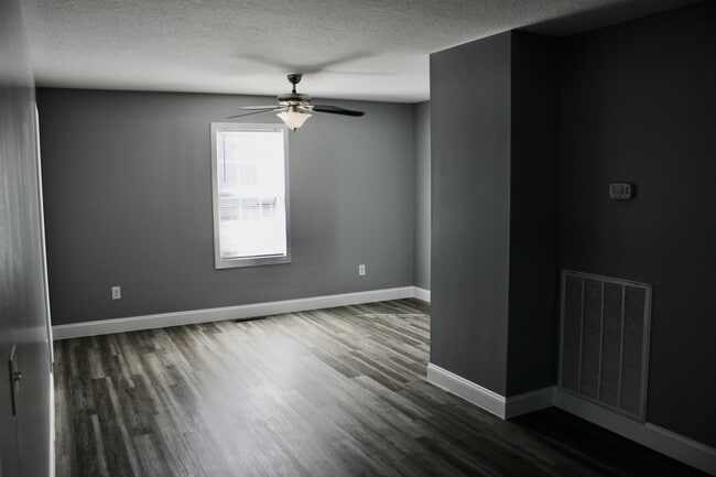 306 Chestnut Aly, Tullahoma, TN 37388 - photo 4