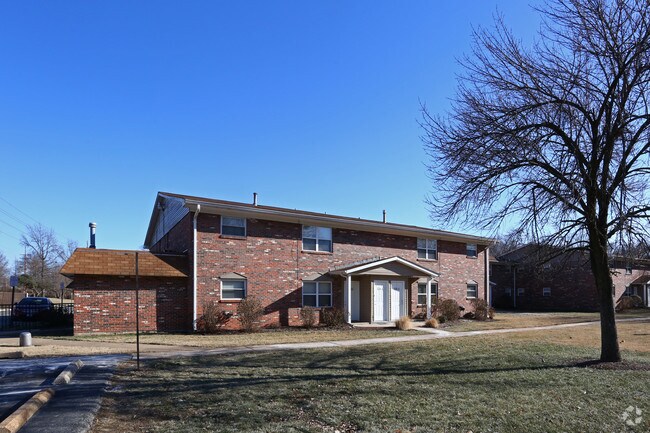 Lewis & Clark, Saint Louis, MO 63137 - photo 2