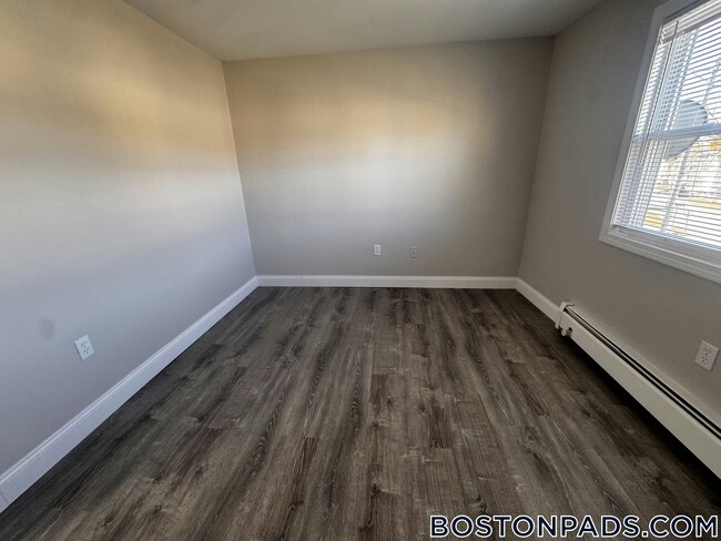 169 Aiken Ave unit 16, Lowell, MA 01850 - photo 2
