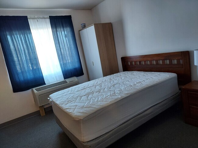 212 Potomac Ave unit Potomac Inn unit, Quantico, VA 22134 - photo 4