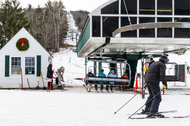 Franklin residents love to hit the slopes at Ragger Mountain.