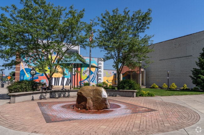 Residents of Sherman enjoy attending concerts and events at Governor's Square, located in nearby downtown Middletown, Ohio.