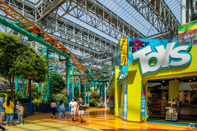 Tessman residents have quick access to all of the popular Minneapolis attractions.