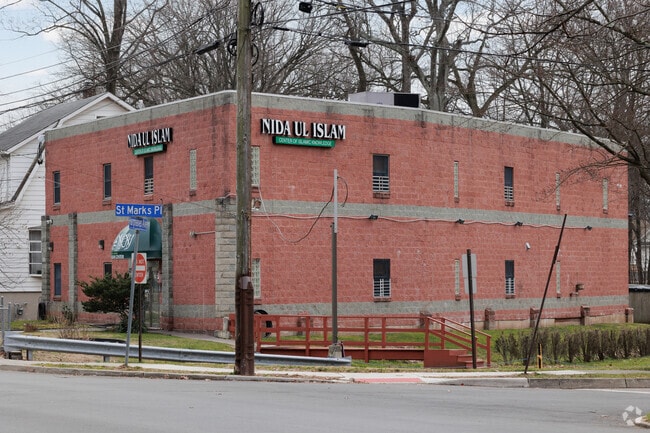 Academy of Saut Ul Furqau in Teaneck, NJ is accredited by the state of NJ.