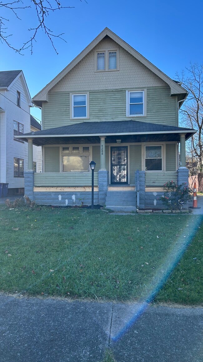 4288 E 128th St, Cleveland, OH 44105