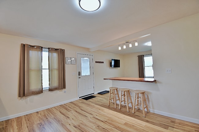 216 Glen Ave, Berlin, NH 03570 - photo 6