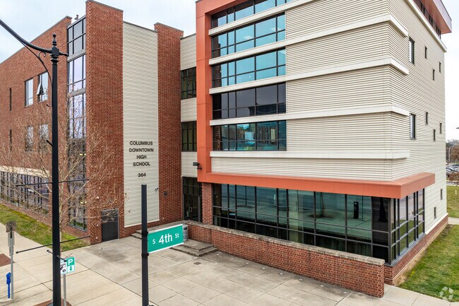 Columbus Downtown High School is located in Uptown District, Columbus Ohio.