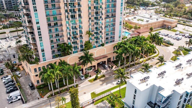 Parque Towers at St. Tropez unit 2103, Sunny Isles Beach, FL 33160 - photo 3