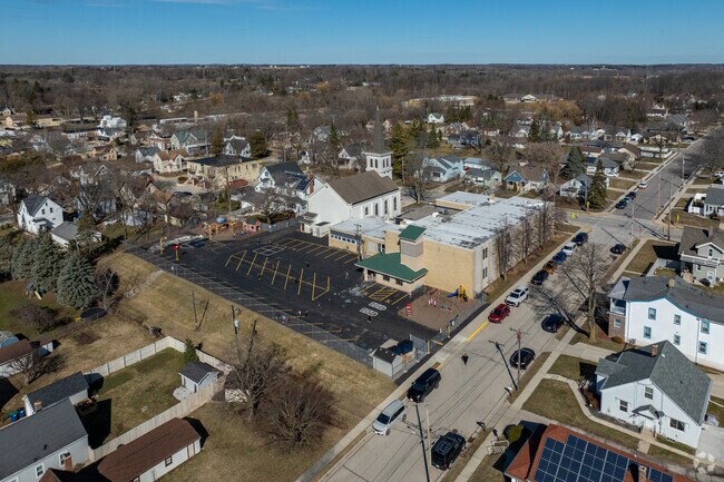 Divine Savior Catholic School in Fredonia, WI has a 6 to 1 student to teacher ratio.
