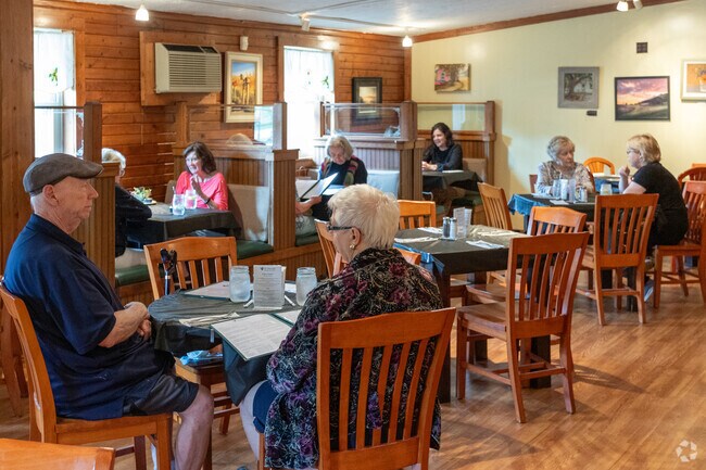 The Farmstand Market & Café offers farm to table dinners in Union.