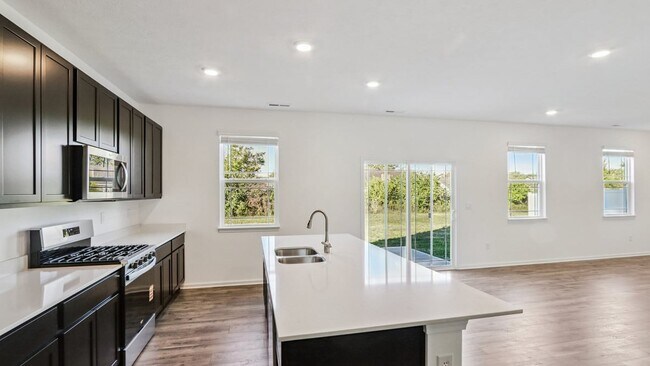 201 Ames Dr, Whiteland, IN 46184 - photo 5