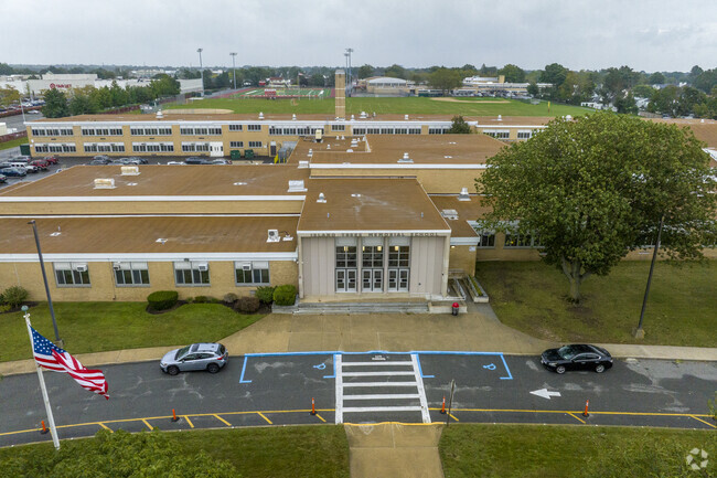 Island Trees Middle School in Levittown has 675 students in grades 5-8 with a ratio of 10 to 1.