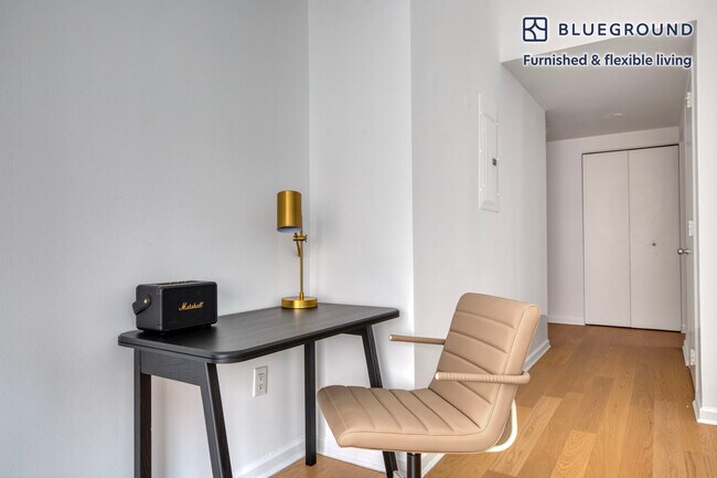 535 W 23rd St unit FL11-ID1481, New York, NY 10011 - photo 3