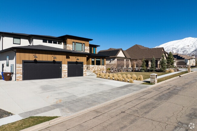 Modern homes line the residential streets in Alpine.