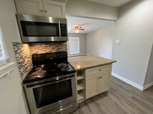 1232 E Live Oak Rd, Schertz, TX 78154 - photo 5