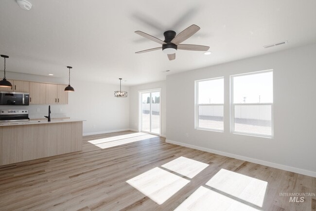 43 S Sweetgrass Ave, Nampa, ID 83651 - photo 3