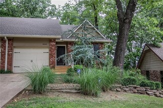 3200 Cardinal Creek Cir, Bentonville, AR 72712
