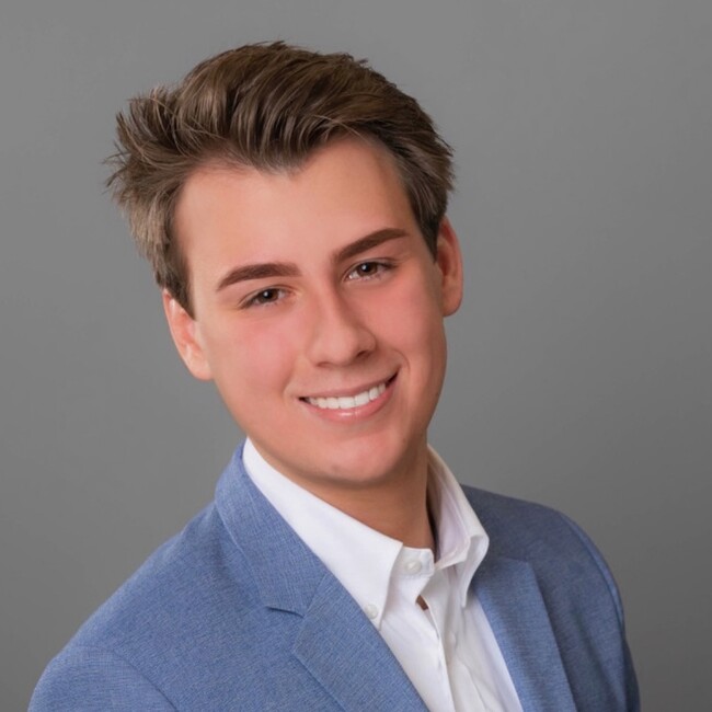 Agent Photo