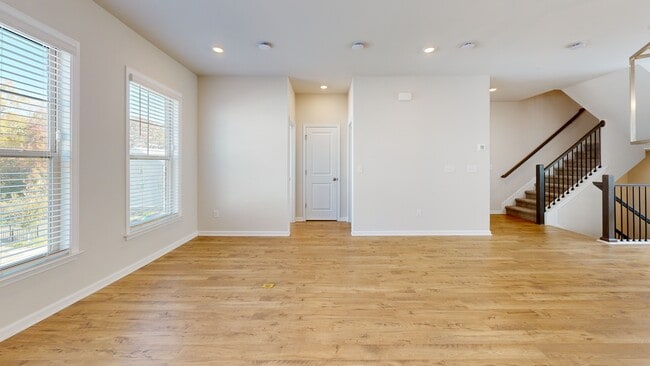 123 Matson Run SW unit 31, Mableton, GA 30126 - photo 2