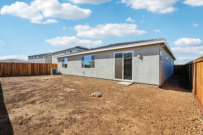 1421 Crispus St, Galt, CA 95632 - photo 7