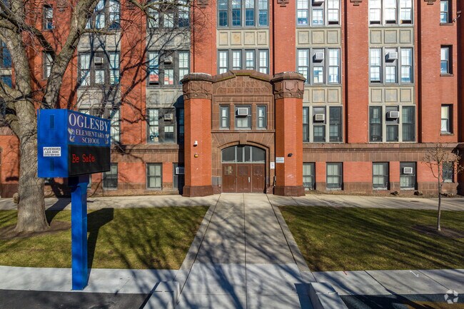 Oglesby Elementary School has a student-teacher ratio of 10 to 1.