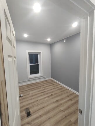 142 High St Unit 1, Hardwick, VT 05843