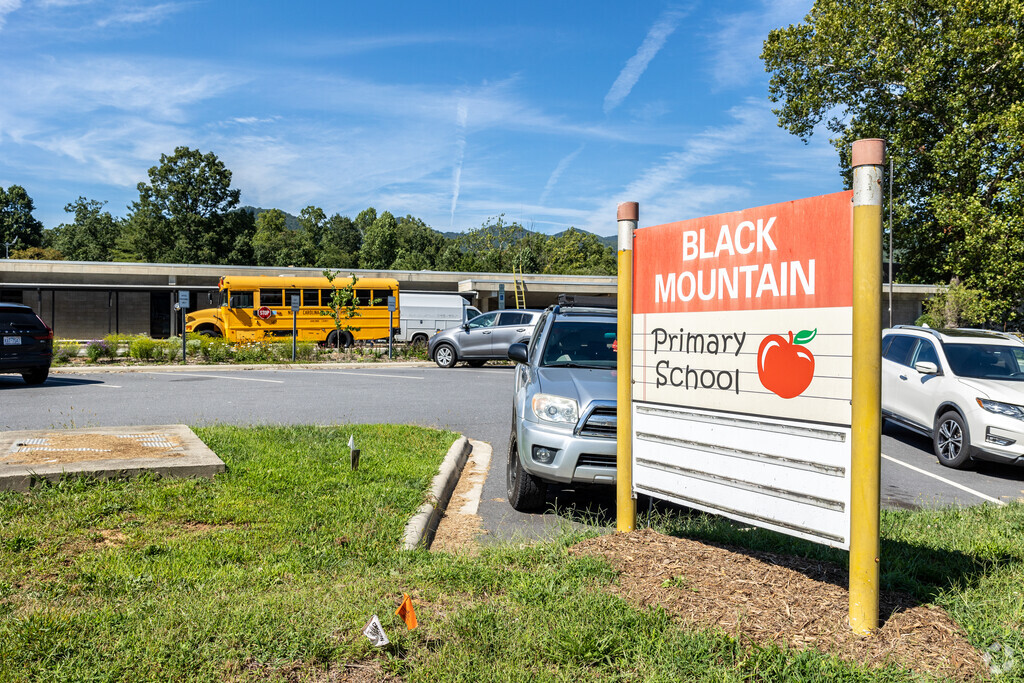Black Mountain Primary, Black Mountain