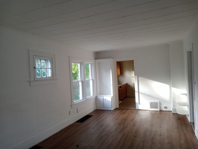 2050 Berdan Ave, Toledo, OH 43613 - photo 2