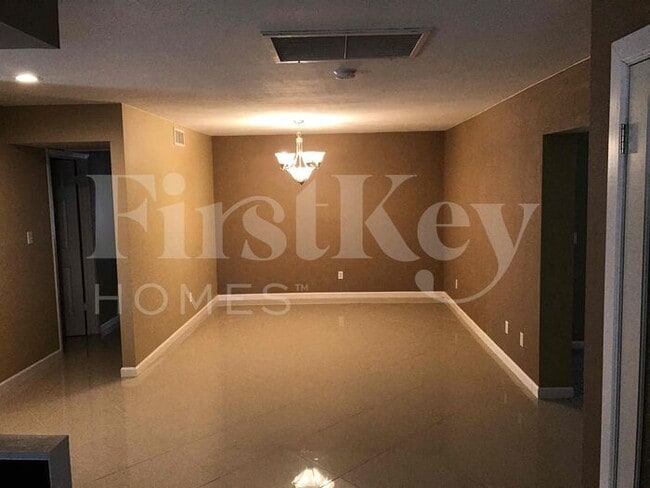 6025 W Evans Dr, Glendale, AZ 85306 - photo 3