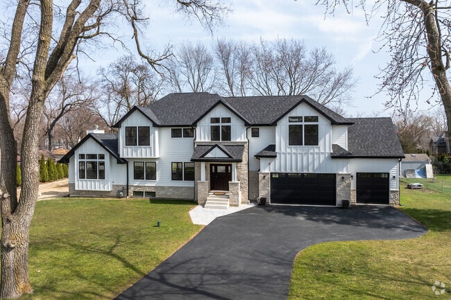 You can find many new construction homes in the South Schaumburg neighborhood.