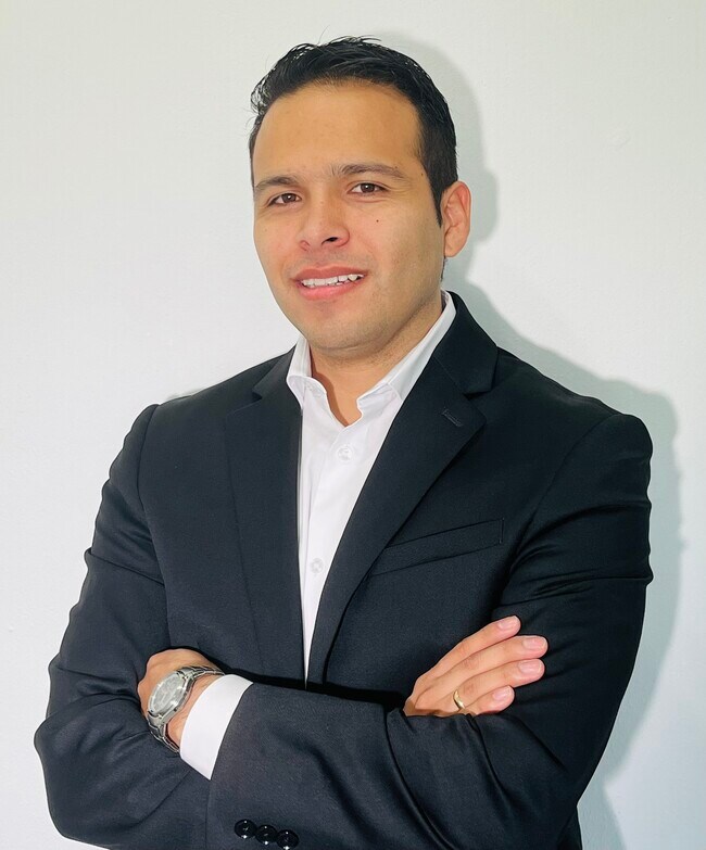 Agent Photo