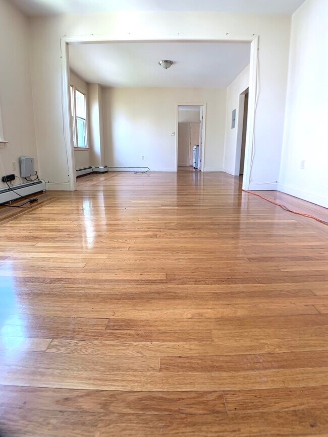 134 Lenox Ave unit 2nd Floor, Providence, RI 02907 - photo 3