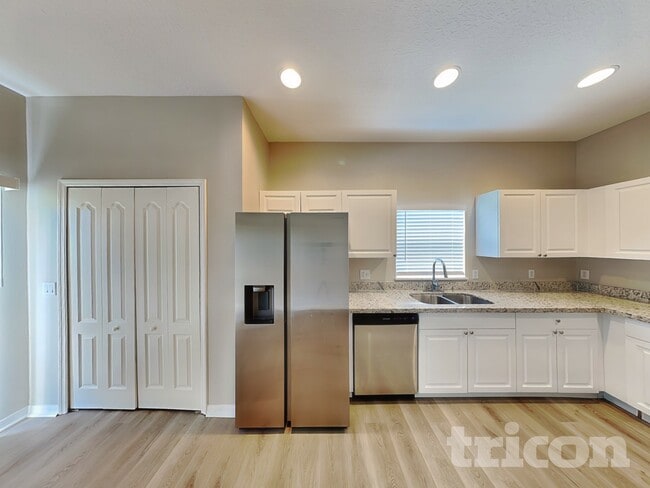 4312 Hidden Meadow Dr, Kissimmee, FL 34746 - photo 5