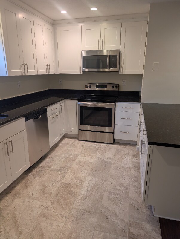 5 Edwards St unit 8, Beverly, MA 01915 - photo 2