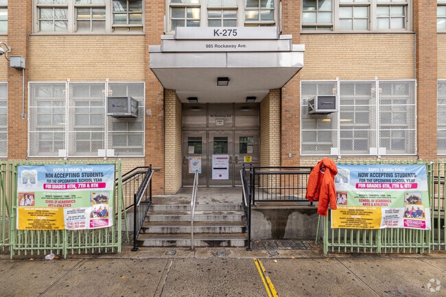 Metropolitan Diploma Plus High School serves 176 students.