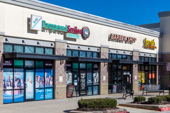 South Fulton's Princeton Lake offers a variety of shopping and services.