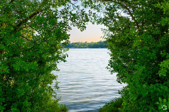 Enjoy premier lake recreation at Oconomowoc Lake, Wisconsin, with activities like boating, fishing, and kayaking.