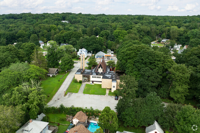 Stoneview Children's University.