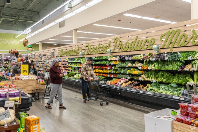 The Jewel-Osco in East Hazel Crest has an abundance of fresh produce.