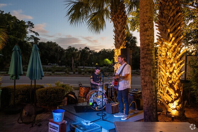 You can enjoy live music while you dine at The Sandbar in North Forest Beach.