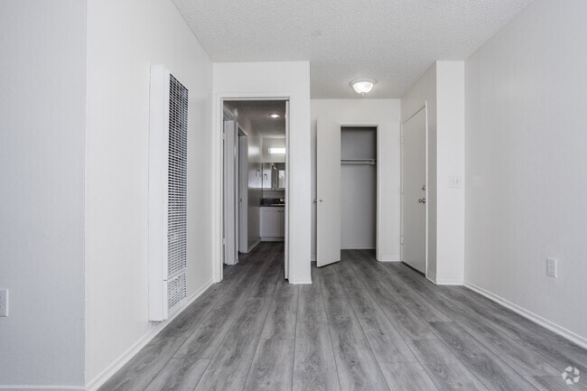 The Pointe at College Place Apartments, Fullerton, CA 92831 - photo 5