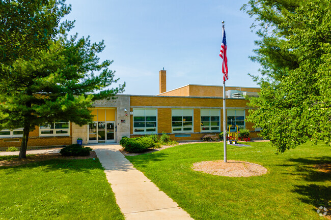 Dieterich Elementary School is a public school in Aurora, IL serving grades K-5.